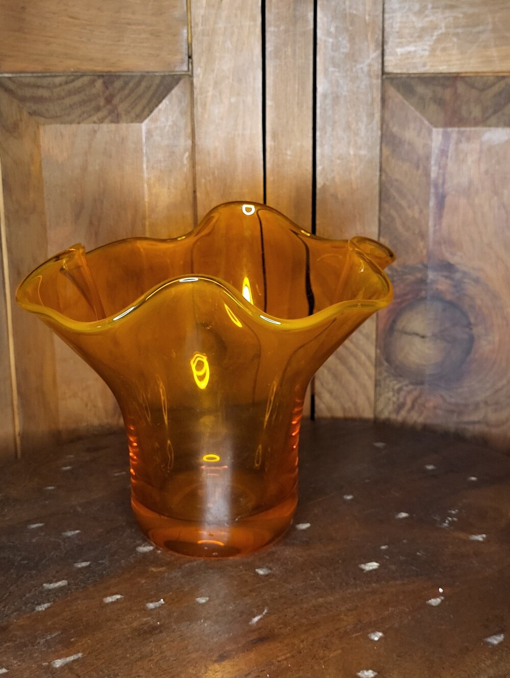 Amberina Glass Ruffle Vase - Picture 10 of 15